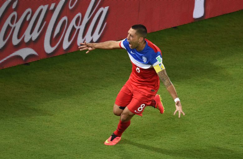 Clint Dempsey de los Estados Unidos celebra un gol. (Getty)
