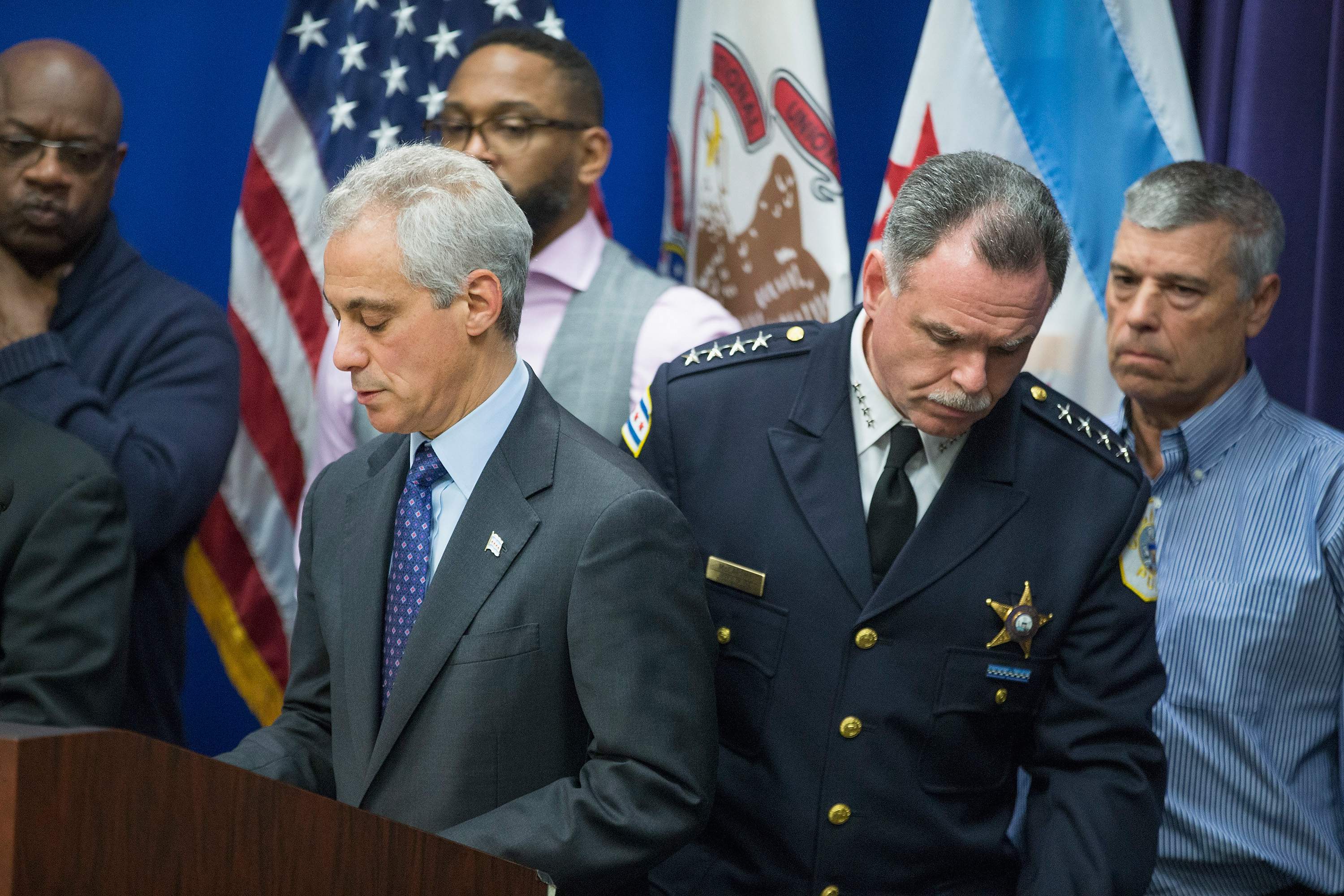 Alcalde Rahm Emanuel, izquierda, y el Superintendente de Policía de Chicago Garry McCarthy. (Getty)