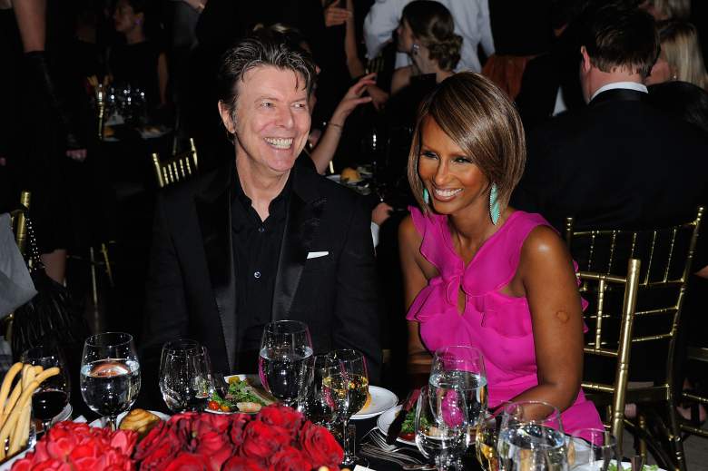Músico David Bowie y la supermodelo Iman asisten al DKMS 'quinta gala anual en 2011. Bowie acaba de morir de cáncer. (Getty)
