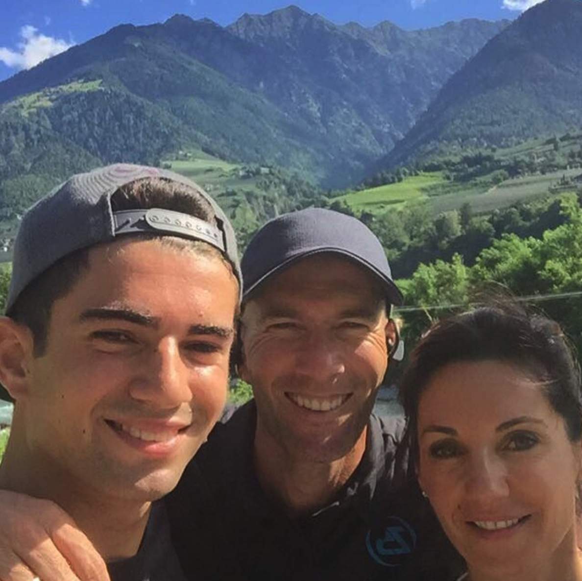 A la familia Zidane le gusta su fútbol, ​​pero también viajan juntos con regularidad. (Instagram)