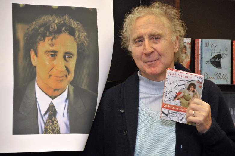 El actor y autor regaló su autógrafo a quienes compraron su libro 'The Woman Who Wouldn't'  en Barnes & Noble Bookstore en The Grove, el 17 de marzo de 2008 en West Hollywood, California. (Getty)