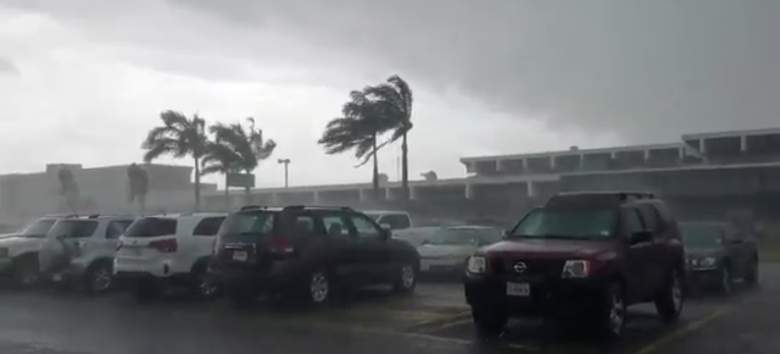 Imagen del huracán Earl en el aeropuerto de Belice. (Twitter)