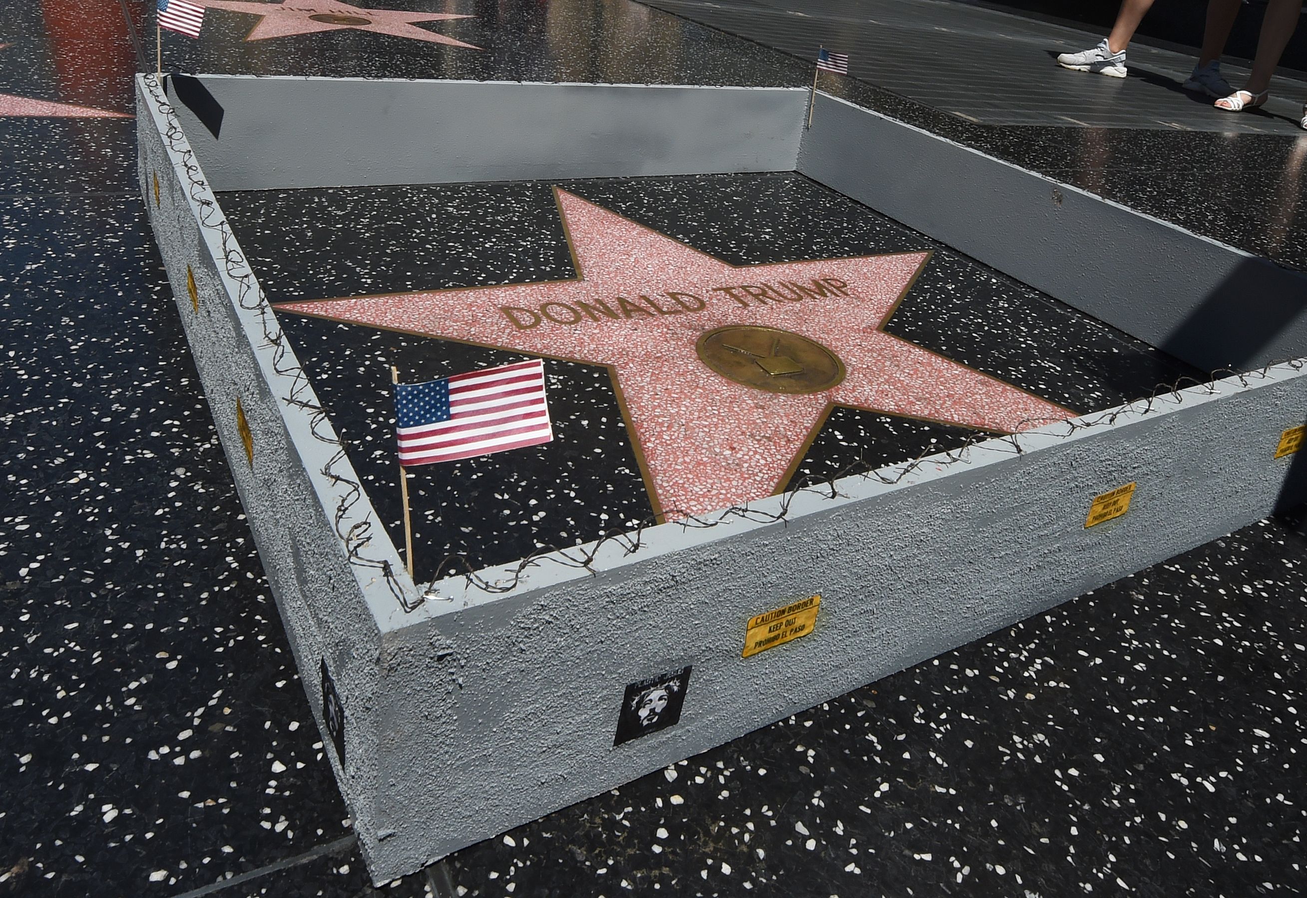 FOTOS: Destruyen la estrella de Donald Trump en el Paseo ...