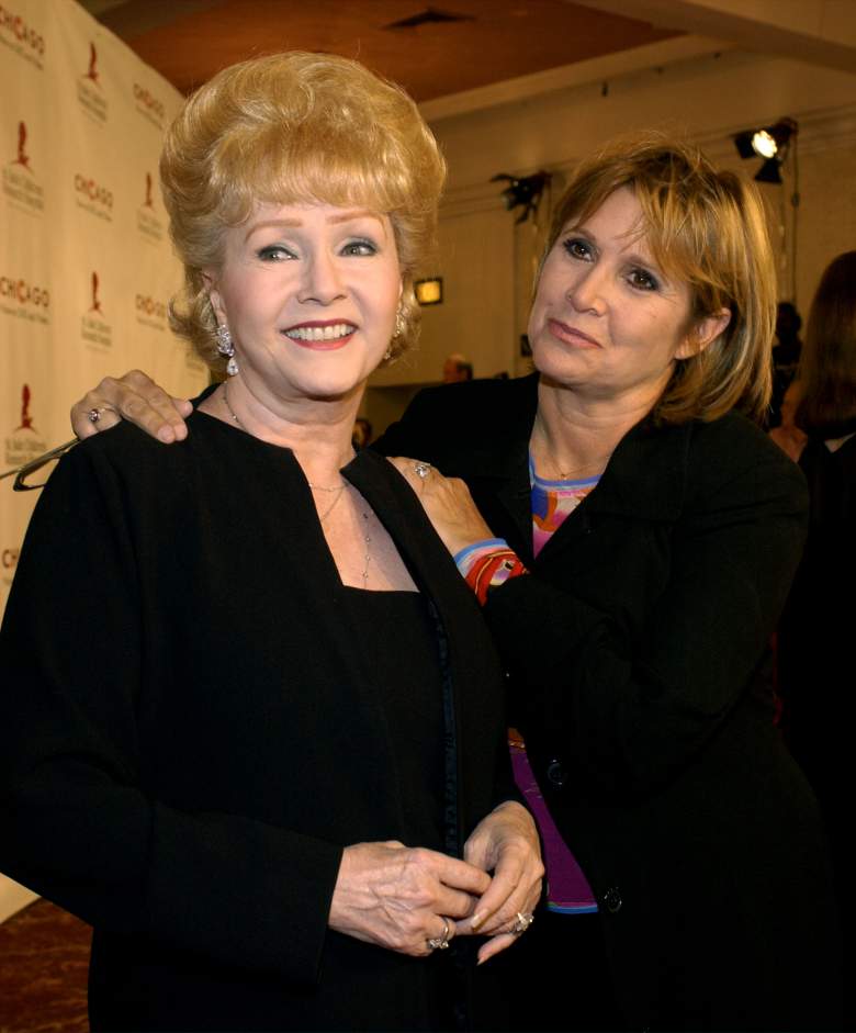 Carrie Fisher y su mamá, Debbie Reynolds. (Getty)