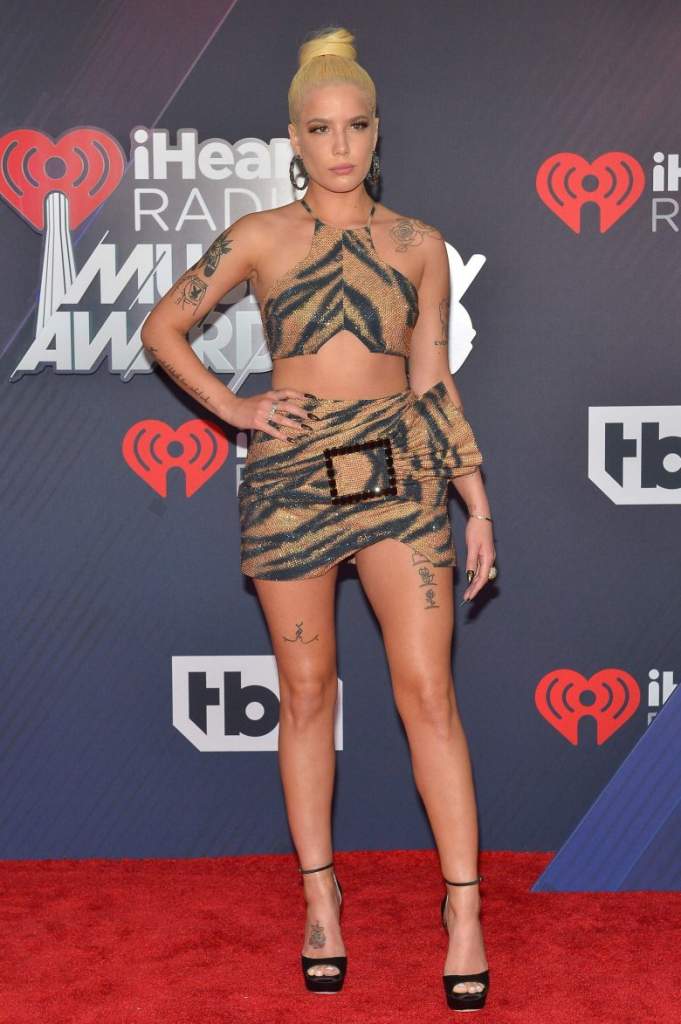 iHeartRadio Music Awards 2018: Los peores vestidos de la alfombra roja