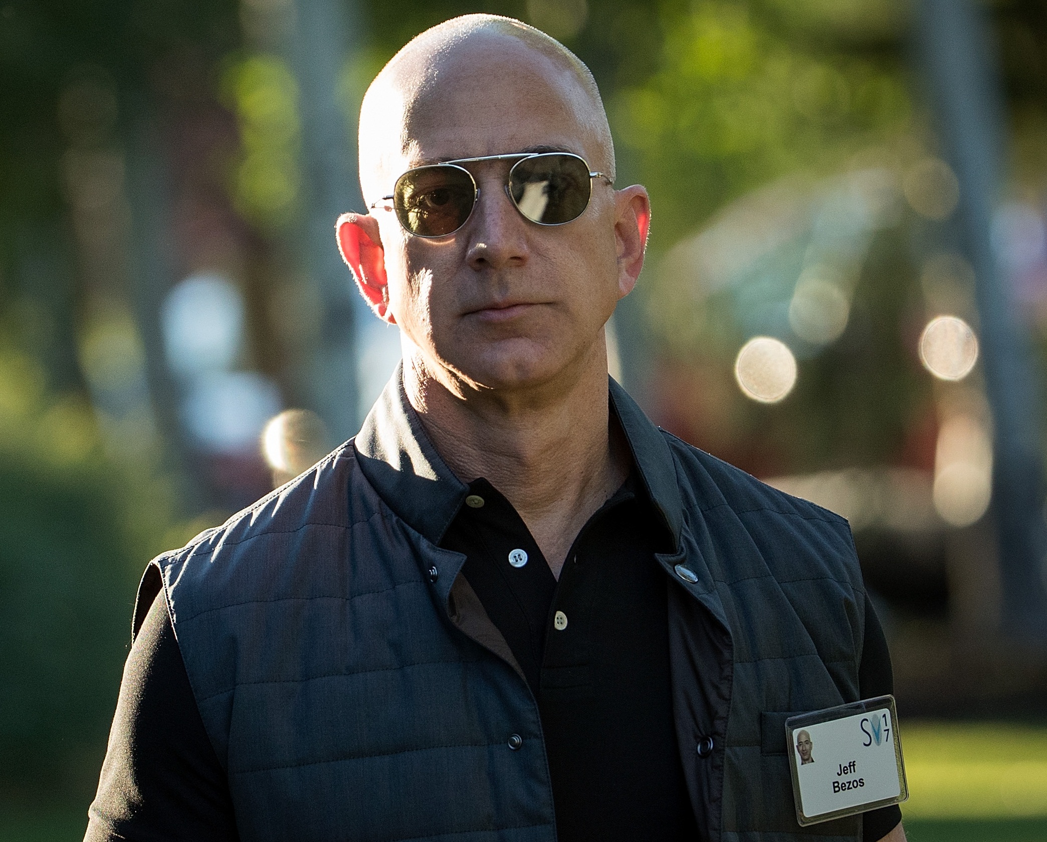 Cuánto dinero tiene Jeff Bezos