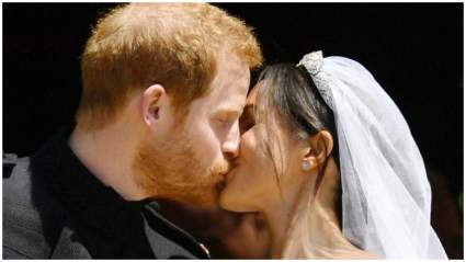 VER: El  beso de Meghan Markle y el Príncipe Harry en la Boda Real