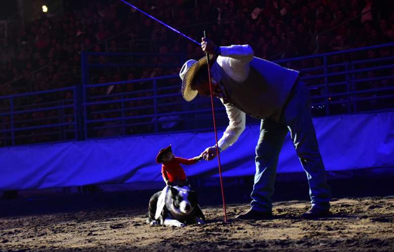 Pepe Aguilar y su familia : Las fotos que tienes que ver, Aguilar y su familia Show de Jaripeo Sin Fronteras, hijos, hijas, esposa