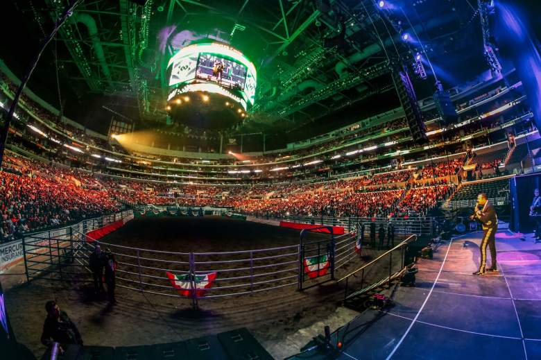 Pepe Aguilar y su familia : Las fotos que tienes que ver, Aguilar y su familia Show de Jaripeo Sin Fronteras, hijos, hijas, esposa