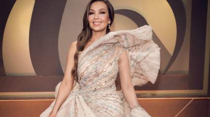 Thalía deslumbró en la alfombra de Premio Lo Nuestro 2019