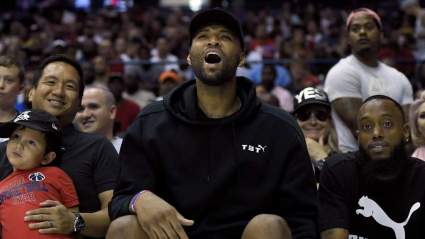 Lakers posiblemente interesados en reunión con pivot tras ser liberado