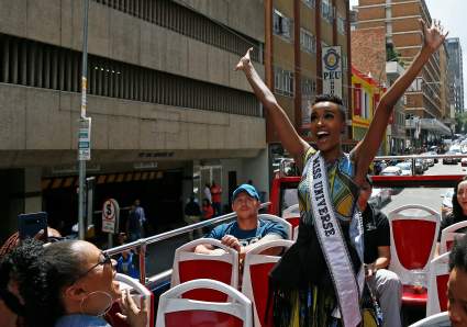 Noticias de reinas -14 de Abril: Miss Universo pide a gritos un peluquero