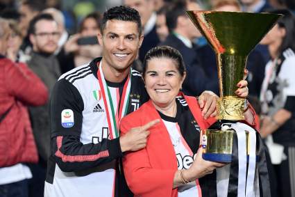 La mamá de Cristiano Ronaldo sufrió un derrame cerebral: ¿cómo está?
