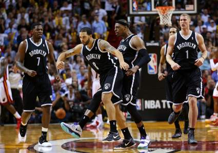 Brooklyn Nets de la NBA dice que 4 de sus jugadores dan positivo por COVID-19