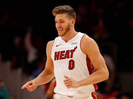 Myers Leonard alardea: “Nos pagan millones para jugar al baloncesto”