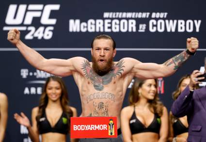 Promocionan meme de pelea de McGregor y “Platinum” Perry en “peso ancianos” de la UFC