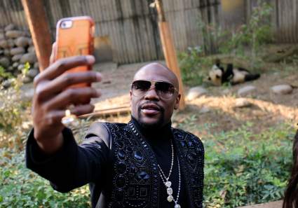 [VIDEO] Mayweather ostenta su fastuosa mansión en Beverly Hills: ¿cuántos millones cuesta la propiedad del Floyd?