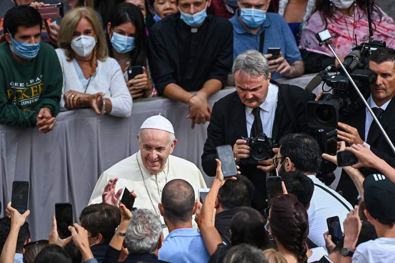 El Papa Francisco reaparece en público tras 6 meses resguardado, sin tapabocas