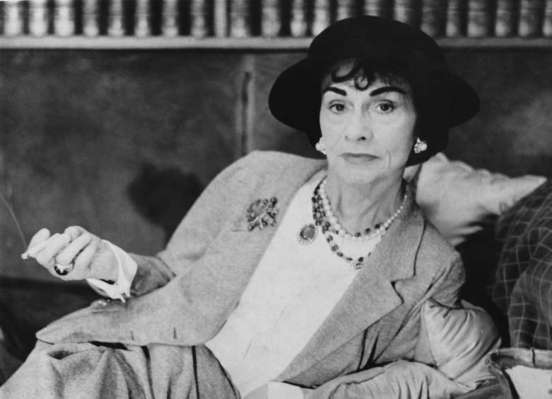 La diseñadora de moda francesa Coco Chanel (1883-1971)