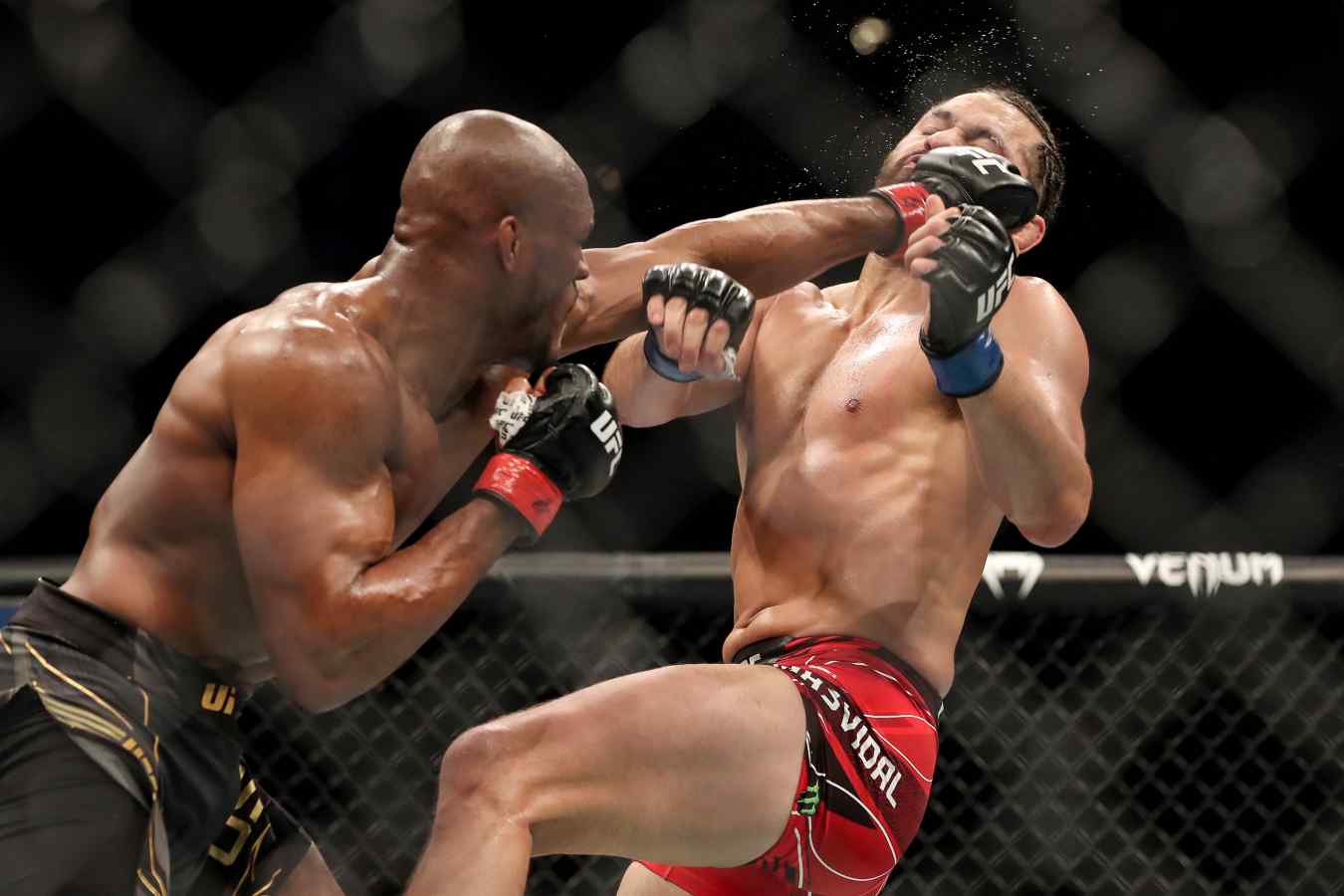 Estrella De EXATLON Sufre Golpiza Jorge Masvidal UFC AhoraMismo