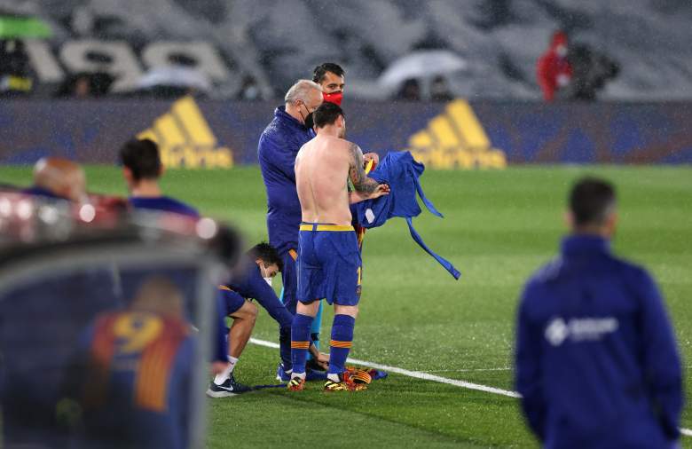 Messi lavado por la lluvia en partido del Barcelona con el Real Madrid