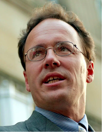 William Hochul, fiscal federal adjunto para el oeste de Nueva York, se niega a proporcionar una declaración en el Tribunal Federal de los Estados Unidos el 20 de septiembre de 2002 en Buffalo, Nueva York, tras el último día de audiencias de fianza de seis hombres acusados de brindar apoyo material a Al Qaeda.