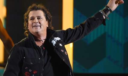 Carlos Vives deja claro que no está peleado con su madre durante su cumpleaños