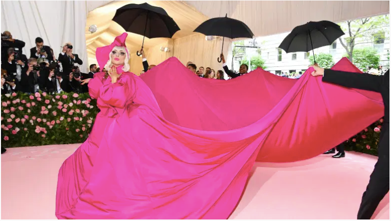 Lady Gaga asiste al campamento de celebración de la Gala Met 2019: notas sobre la moda en el Museo Metropolitano de Arte el 6 de mayo de 2019 en la ciudad de Nueva York.