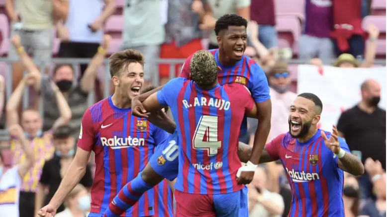 Ansu Fati celebra el gol de su remontada al Barcelona.