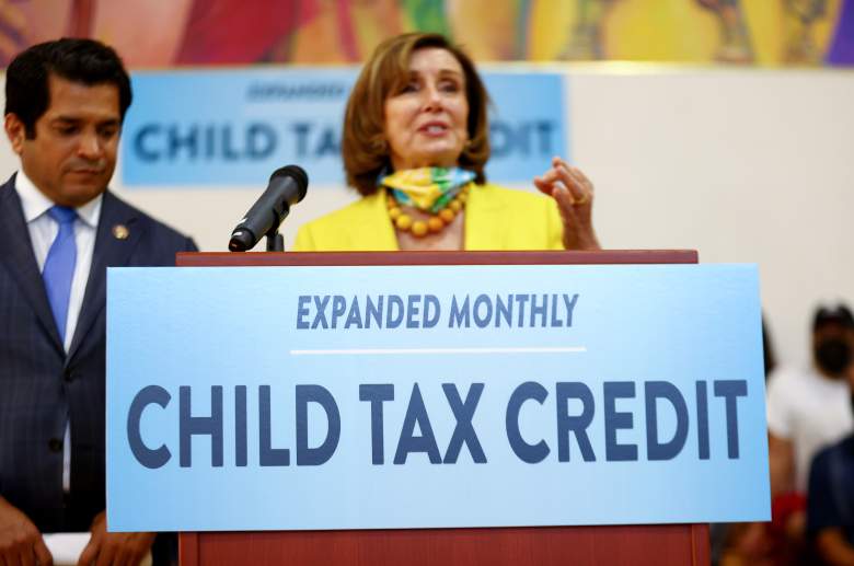 La presidenta de la Cámara de Representantes, Nancy Pelosi habla en una conferencia de prensa sobre el Crédito Tributario por Hijos.