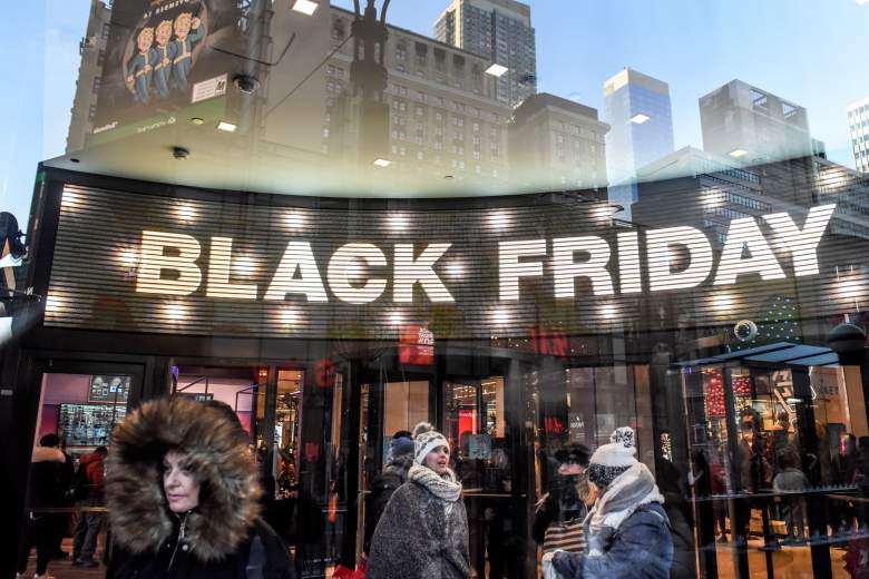 La gente compra en la tienda insignia de Macy's en 34th St. el Viernes Negro el 23 de noviembre de 2018 en la Ciudad de Nueva York.
