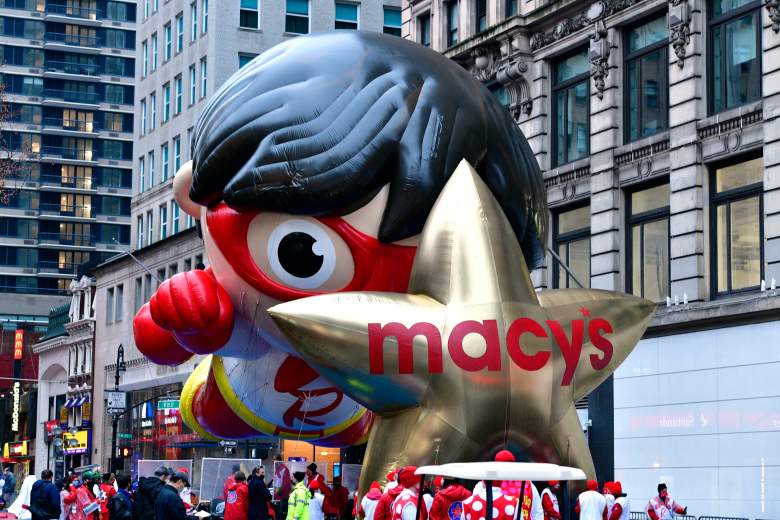 Los globos estrella Red Titan y Macy's se alinearon en el 94 ° Desfile Anual del Día de Acción de Gracias de Macy's