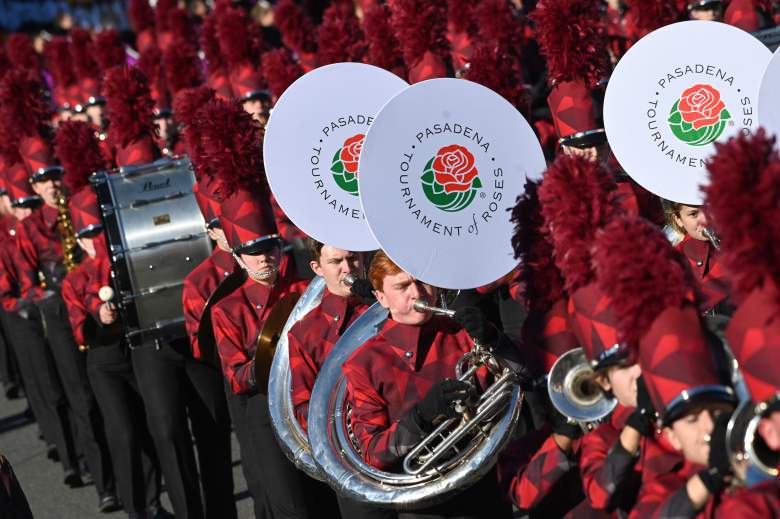 Una banda de música participa en el 131 ° Desfile de las Rosas en Pasadena, California, el 1 de enero de 2020.