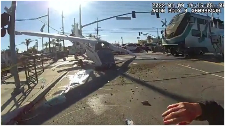 Una captura de pantalla del video del tren y el avión del Departamento de Policía de Los Ángeles