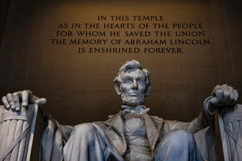 El Monumento a Lincoln se ve en un Día del Presidente nublado, 15 de febrero de 2021 en Washington, DC.