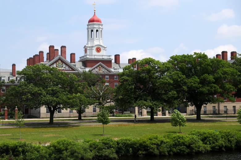 Una vista del campus de la Universidad de Harvard el 8 de julio de 2020 en Cambridge, Massachusetts.