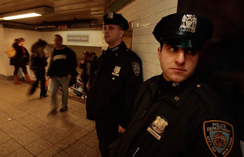 Arrestan a sujeto que atacó con martillo a mujer en el metro de NY