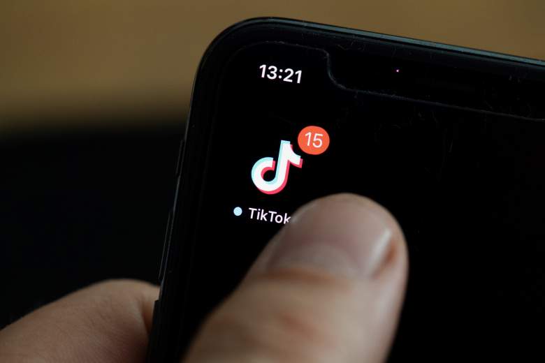Esta fotografía ilustrativa tomada el 27 de mayo de 2020 en París muestra el logotipo de la aplicación de la red social Tik Tok en la pantalla de un teléfono.