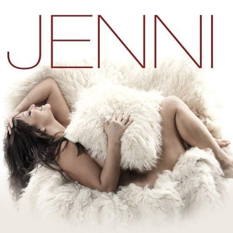 La portada del disco de Jenni Rivera en la que solo está cubierta por un peluche