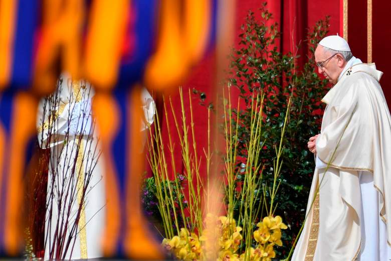 l Papa Francisco dirige una misa el segundo domingo de Pascua el 8 de abril de 2018 en la plaza de San Pedro en el Vaticano.