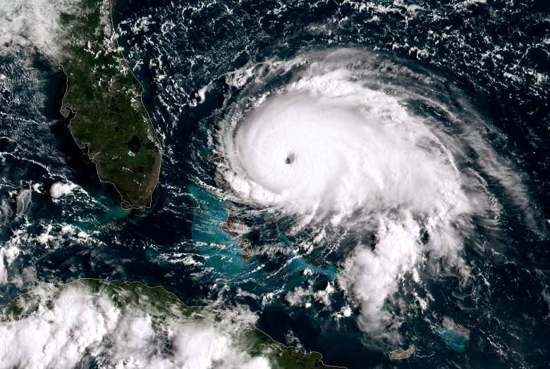 En esta imagen del satélite NOAA GOES-East, el huracán Dorian, ahora un Cat.