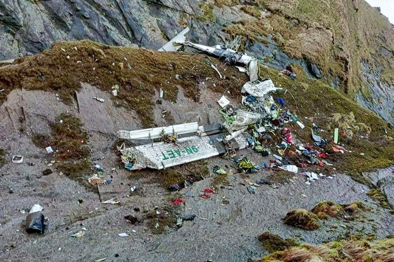 Tragedia aérea en Nepal: hallan 21 cuerpos