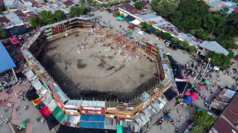 Derrumbe en una plaza de toros de Tolima deja al menos cuatro muertos