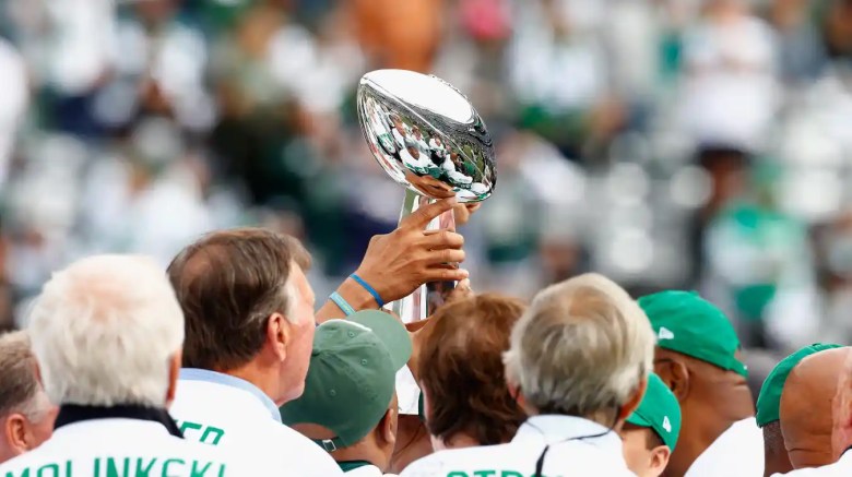Los New York Jets, campeones del Super Bowl III, se reunieron en el MetLife Stadium el 14 de octubre de 2018 para alzar nuevamente el Trofeo Lombardi.