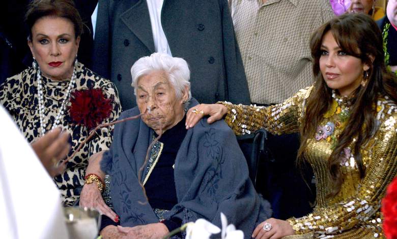 Thalia, Laura Zapata y su abuela