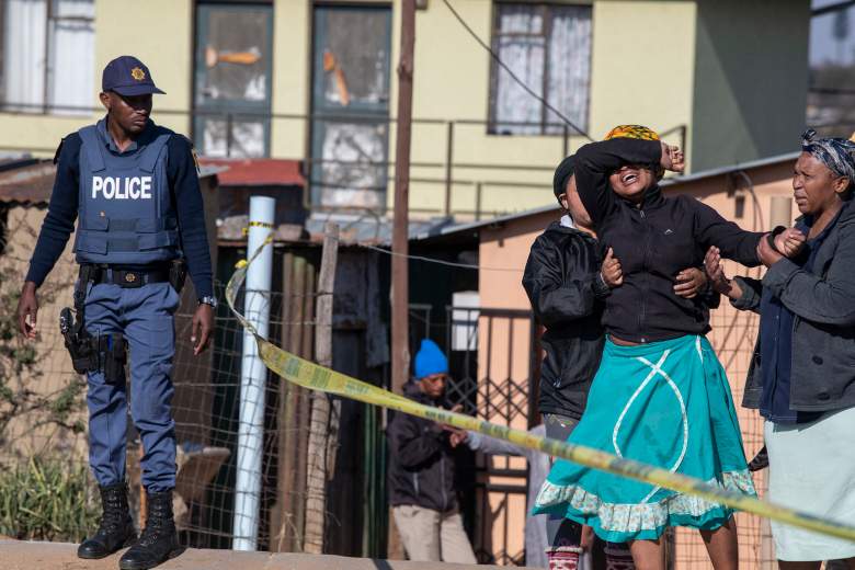 Reportan 15 personas muertas en un tiroteo en Sudáfrica