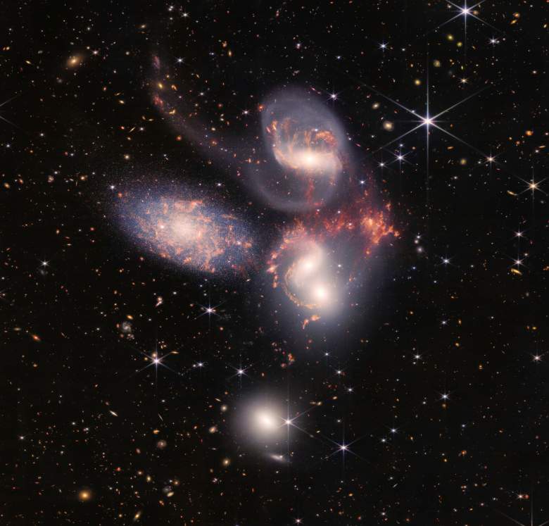 Nuevas imágenes propiciadas por el telescopio James Webb iluminan la Galaxia Carthweel