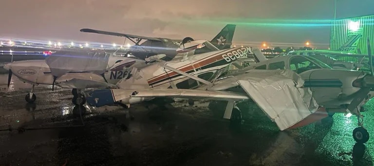 Aviones destrozados en el aeropuerto de North Perry