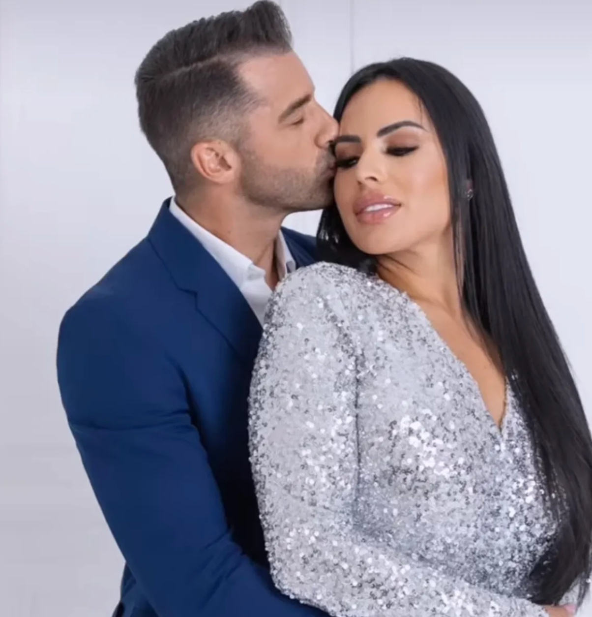 Toni Costa celebró su primer aniversario con su novia Evelyn Beltrán