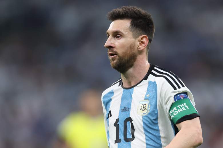 Lionel Messi pateó la playera de México? VIDEO COMPLETO